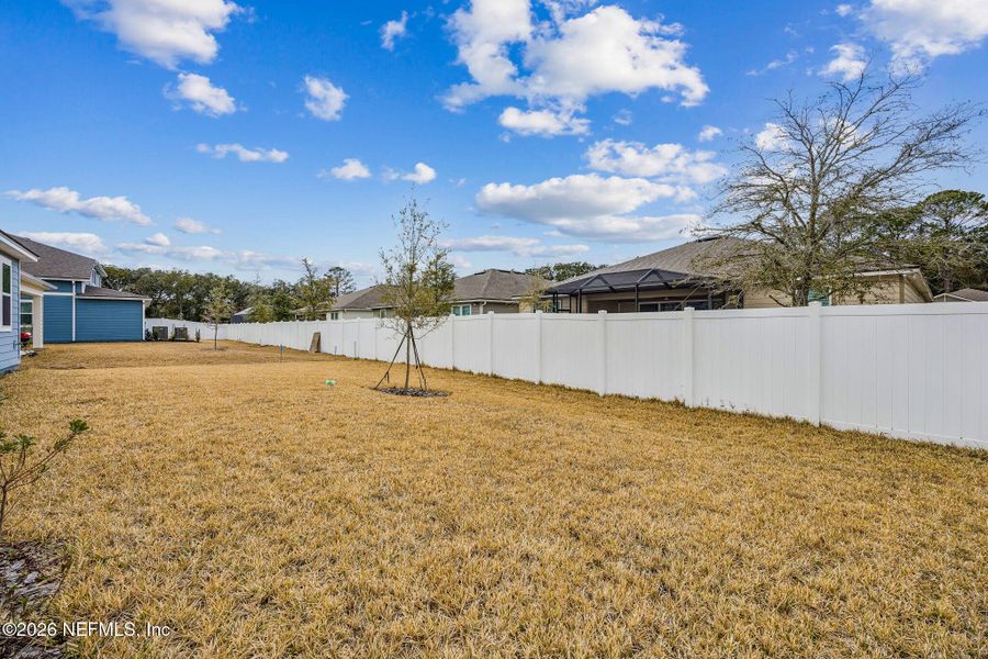 Exterior details and patio area of a home in Wingate Landing, Jacksonville (Image 31).