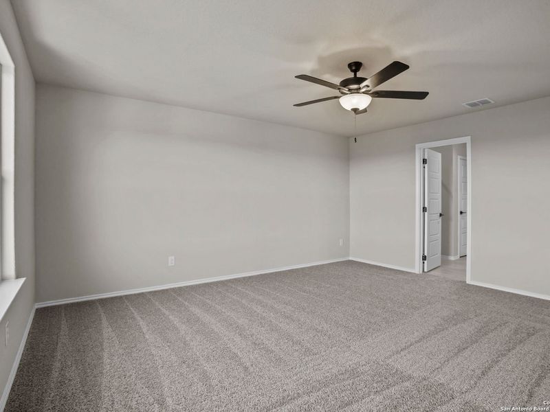 Spacious, unfurnished interior of a new home in Horizon Pointe, Converse (Image 25). Spacious, unfurnished interior of a new home in Horizon Pointe, Converse (Image 25).