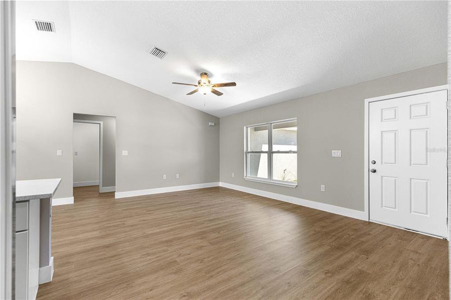 Spacious, unfurnished interior of a new home in , Ocklawaha (Image 16).