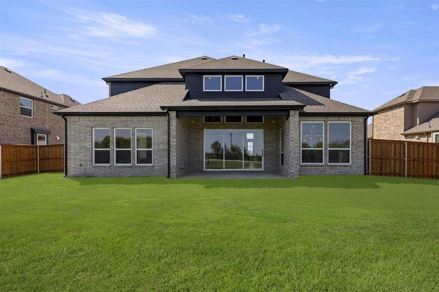 Exterior details and patio area of a home in Polo Ridge, Mesquite (Image 25).