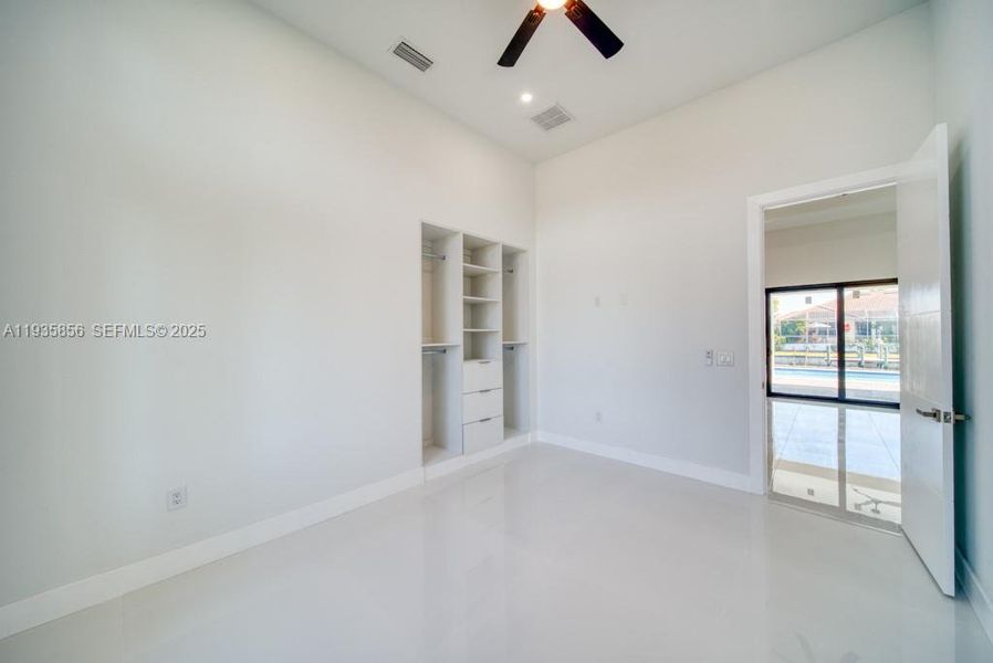 Spacious, unfurnished interior of a new home in , Cape Coral (Image 65).