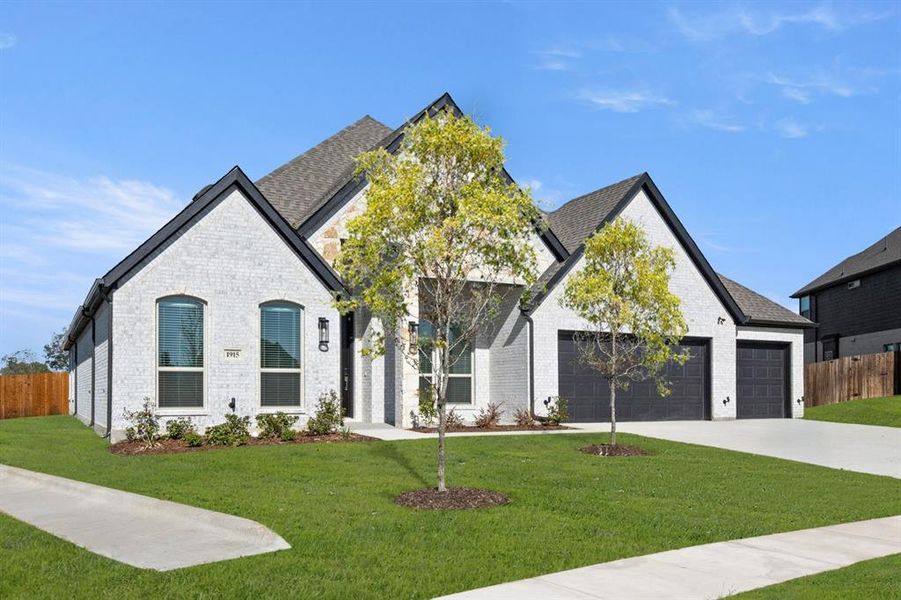 1_1915 Silvercreek- Front-2 1_1915 Silvercreek- Front-2