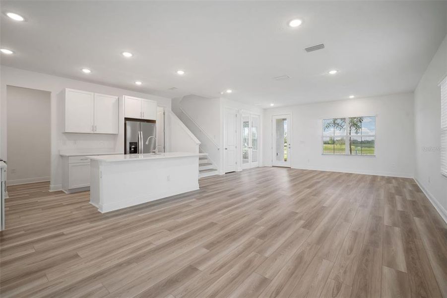 Spacious, unfurnished interior of a new home in North River Ranch, Parrish (Image 27).