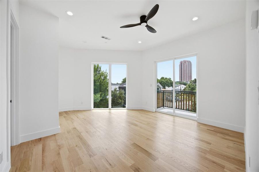 Spacious, unfurnished interior of a new home in , Dallas (Image 17).
