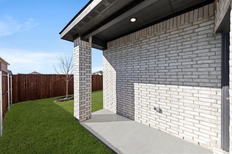 25. 125 Pheasant Run - Patio