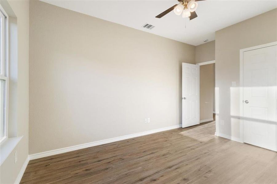 Spacious, unfurnished interior of a new home in , Granbury (Image 17).