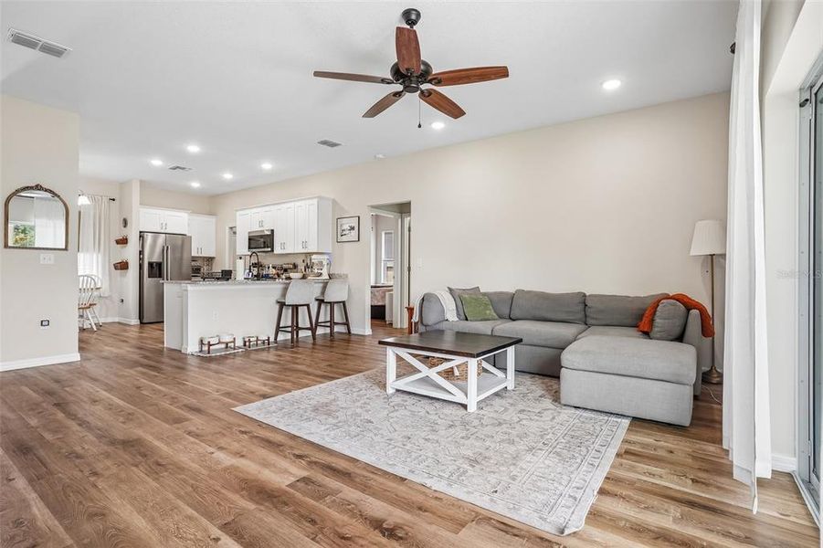 Furnished interior view inside a new home in , Umatilla (Image 38).