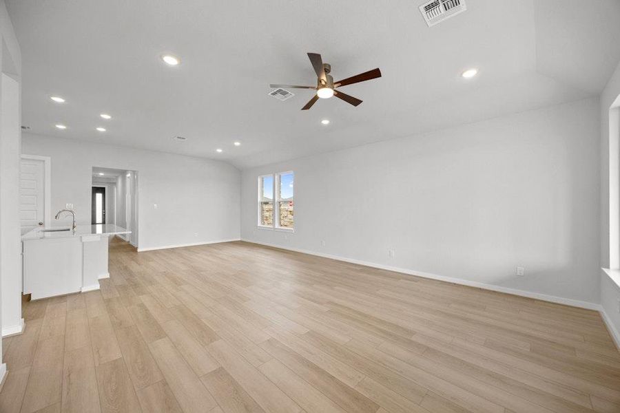 Spacious, unfurnished interior of a new home in Santa Rita Ranch, Liberty Hill (Image 11). Spacious, unfurnished interior of a new home in Santa Rita Ranch, Liberty Hill (Image 11).