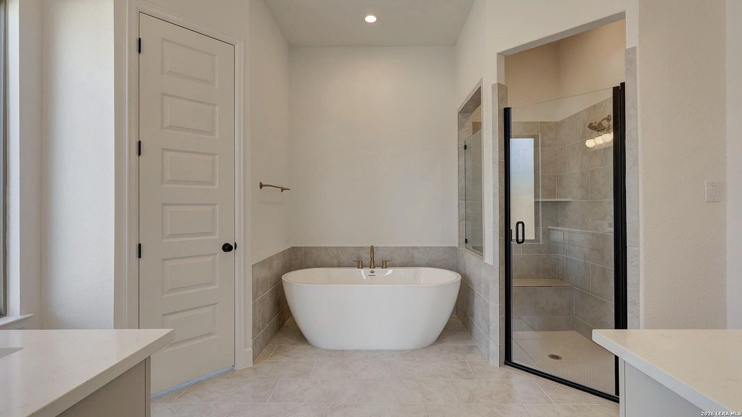 Furnished interior view inside a new home in Ladera, San Antonio (Image 6).