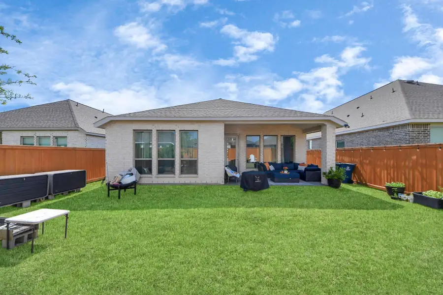 Image 10 of a home in Bridgeland 45'. Image 10 of a home in Bridgeland 45'.