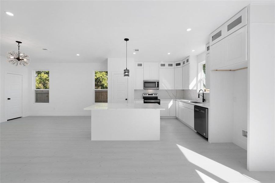 Furnished interior view inside a new home in , Sulphur Springs (Image 12).