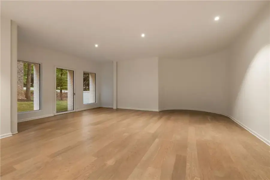 Spacious, unfurnished interior of a new home in , Atlanta (Image 66).