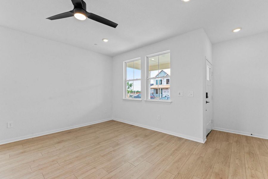 Spacious, unfurnished interior of a new home in Avery Centre, Round Rock (Image 29).