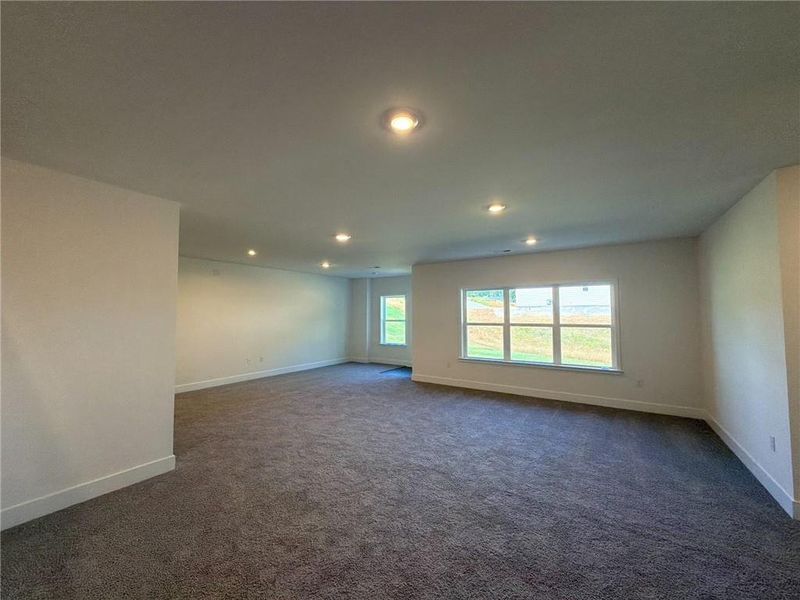 Spacious, unfurnished interior of a new home in Tuscany Hills, Douglasville (Image 23).