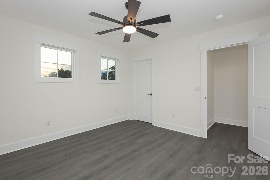 Spacious, unfurnished interior of a new home in , Kings Mountain (Image 24).