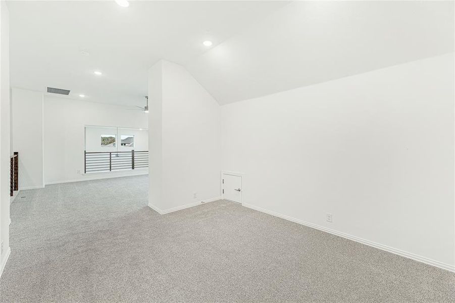 Spacious, unfurnished interior of a new home in Country Lakes Classic 60, Argyle (Image 26).