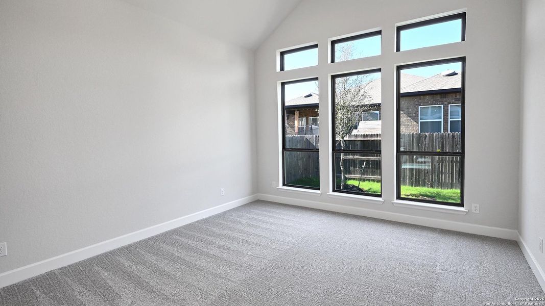 Spacious, unfurnished interior of a new home in Veramendi 60', New Braunfels (Image 15).