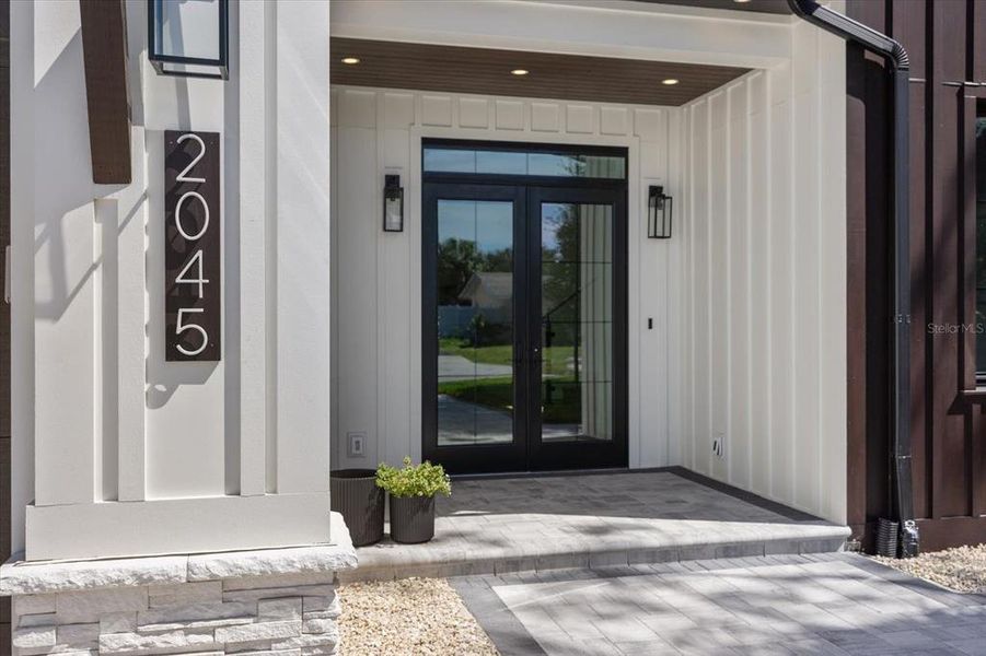 Exterior details and patio area of a home in , Sarasota (Image 31).