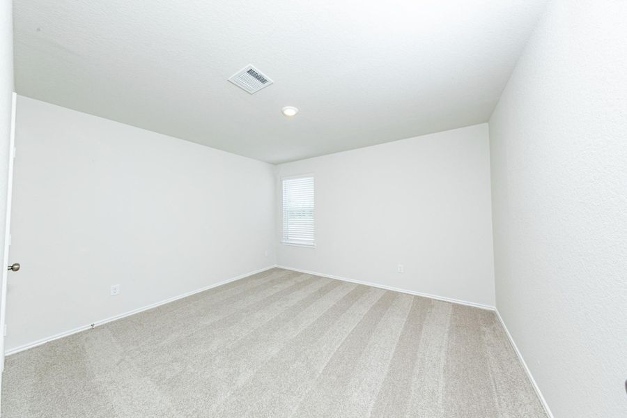 Spacious, unfurnished interior of a new home in Townsend Reserve, Splendora (Image 12).