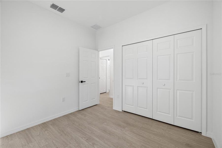 Spacious, unfurnished interior of a new home in , Citrus Springs (Image 19).