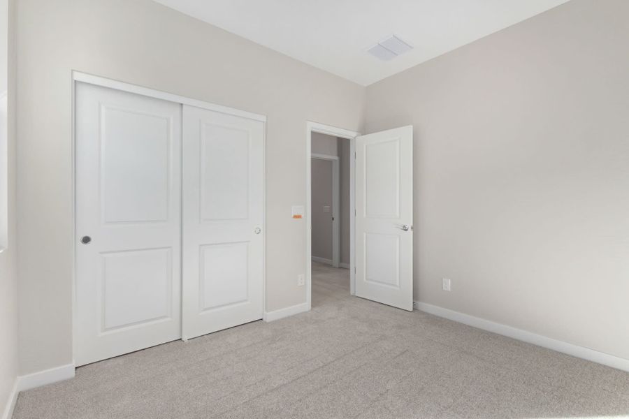 Spacious, unfurnished interior of a new home in Sunrise, Surprise (Image 24).