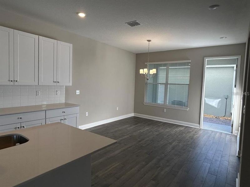 Spacious, unfurnished interior of a new home in , Winter Garden (Image 15).