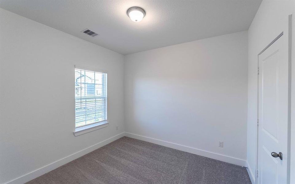 Spacious, unfurnished interior of a new home in River Ranch Meadows, Dayton (Image 8).