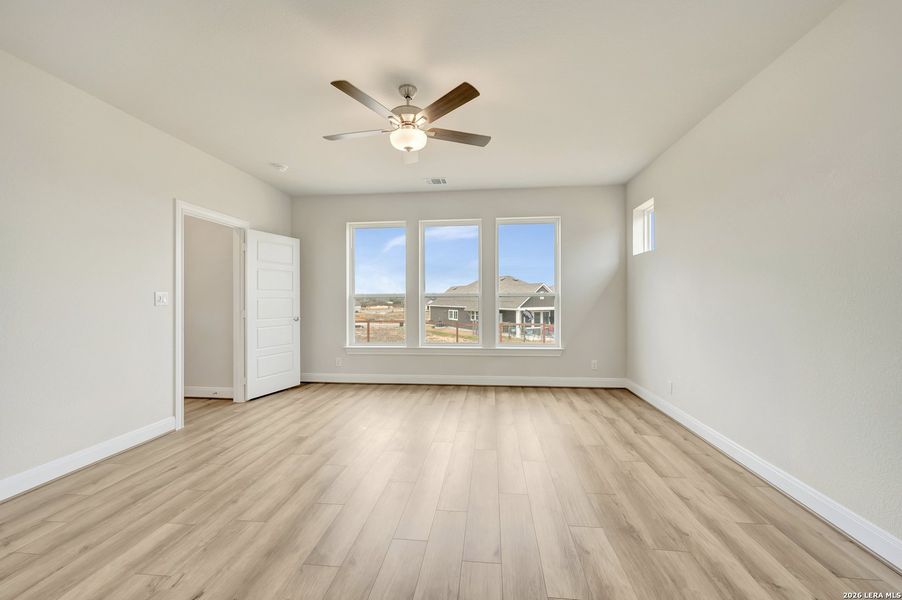 Spacious, unfurnished interior of a new home in The Crossvine 45’, Schertz (Image 22).