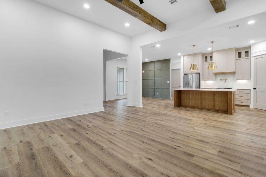 Spacious, unfurnished interior of a new home in , Livingston (Image 31).
