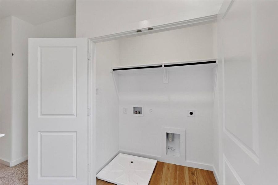 Spacious, unfurnished interior of a new home in Solterra Texas, Mesquite (Image 32).