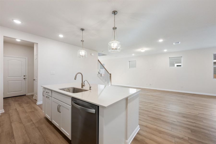 Representative images and renderings are for illustrative purposes. Actual structural options and design finishes of home may vary.