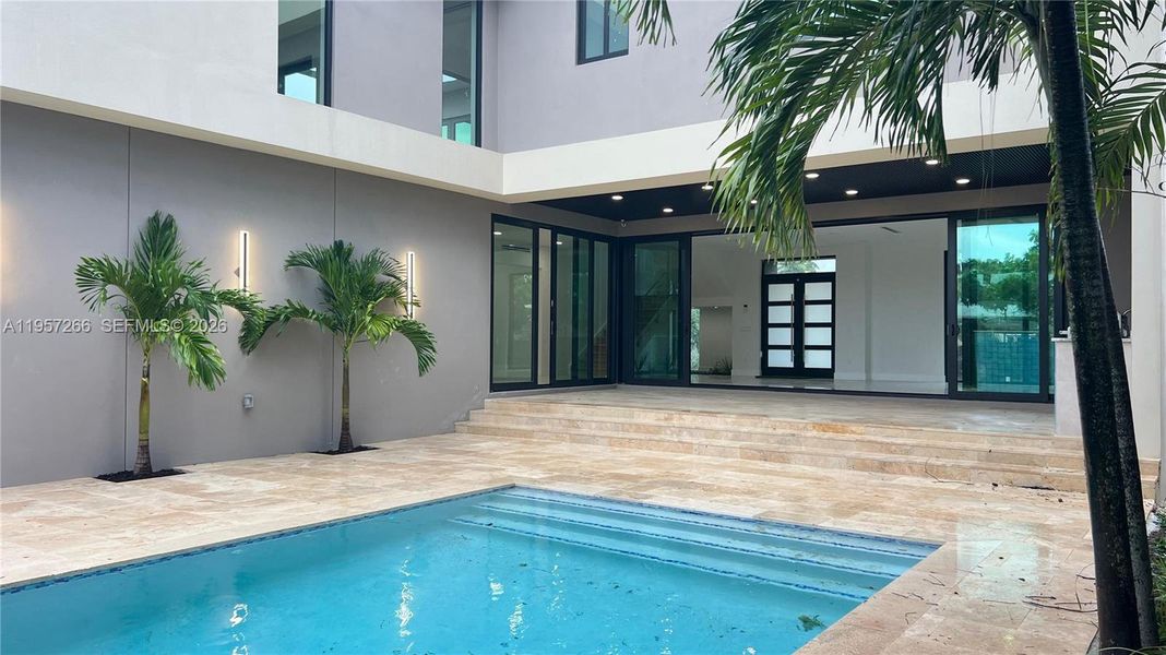 Exterior details and patio area of a home in , Fort Lauderdale (Image 3).