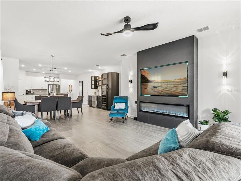 Furnished interior view inside a new home in , Orlando (Image 12).