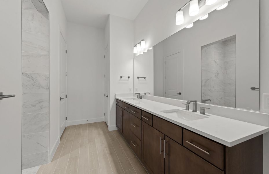 Furnished interior view inside a new home in Del Webb Catalina, Lakewood Ranch (Image 9).