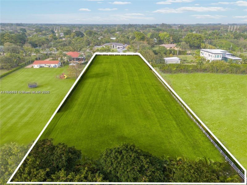 Image 4 of a home in .