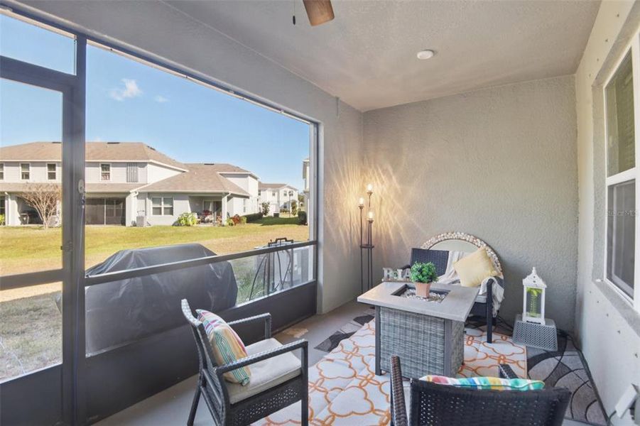 Exterior details and patio area of a home in Anclote Square, Holiday (Image 4).