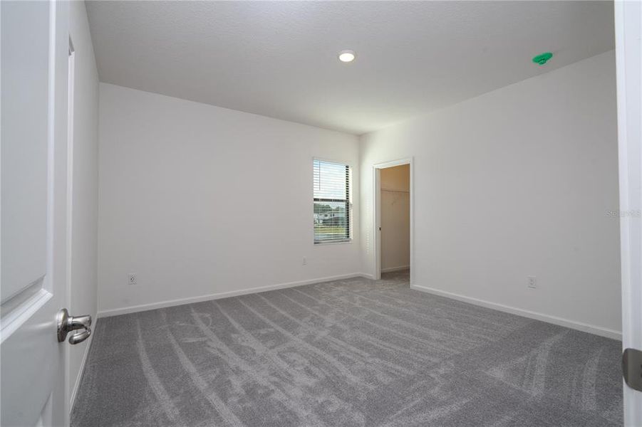 Spacious, unfurnished interior of a new home in , Orlando (Image 55).
