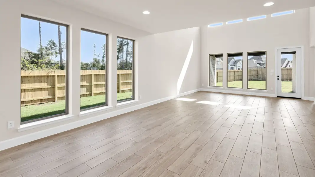 Spacious, unfurnished interior of a new home in Artavia, Conroe (Image 14). Spacious, unfurnished interior of a new home in Artavia, Conroe (Image 14).