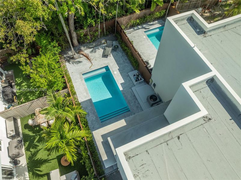 Exterior details and patio area of a home in , Miami (Image 30).