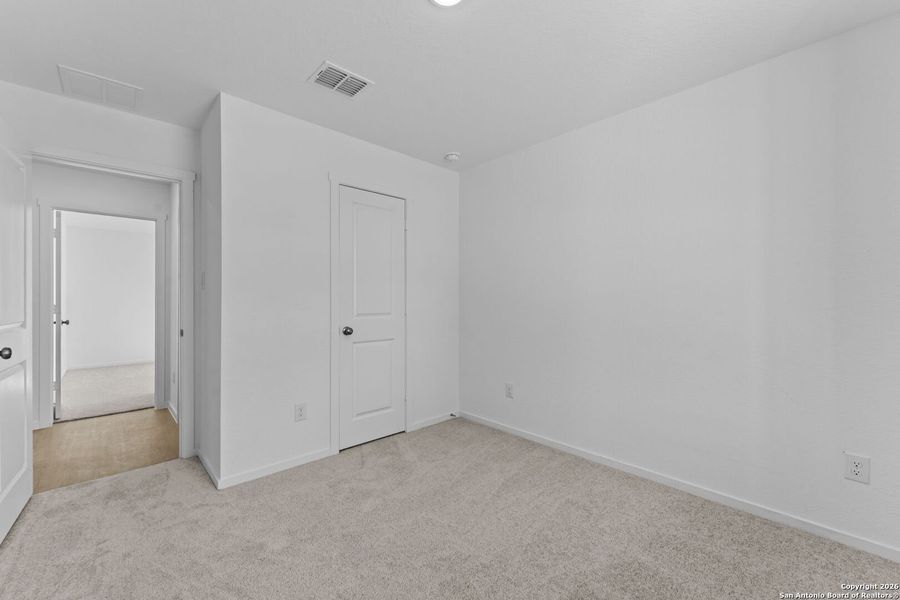 Spacious, unfurnished interior of a new home in Friendship Oaks, Fredericksburg (Image 12).