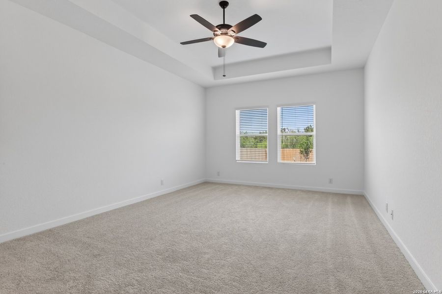 Spacious, unfurnished interior of a new home in Nopal Valley, San Antonio (Image 15).