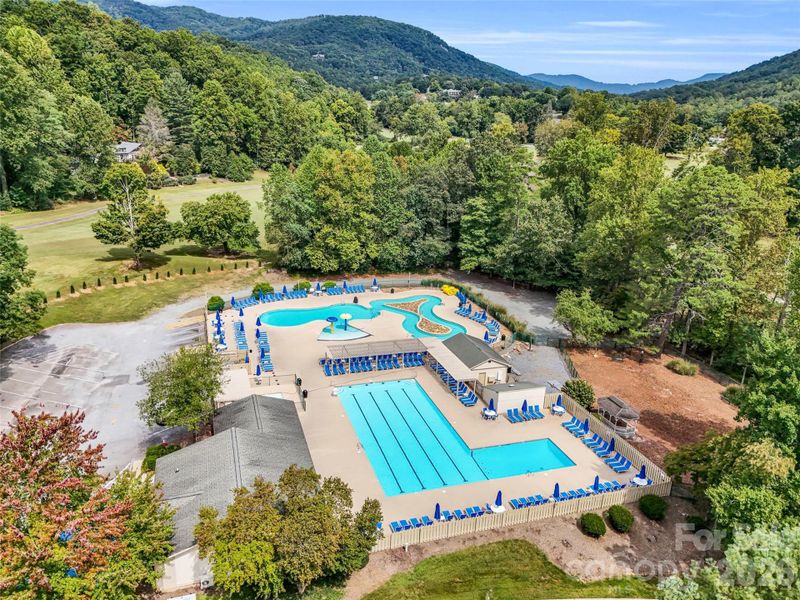 Community amenities in , Lake Lure (Image 27).