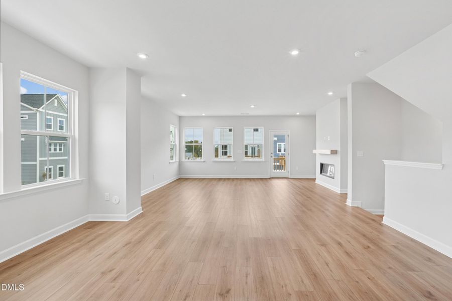 Mews at Holding Village 49_Dining and Li Mews at Holding Village 49_Dining and Li