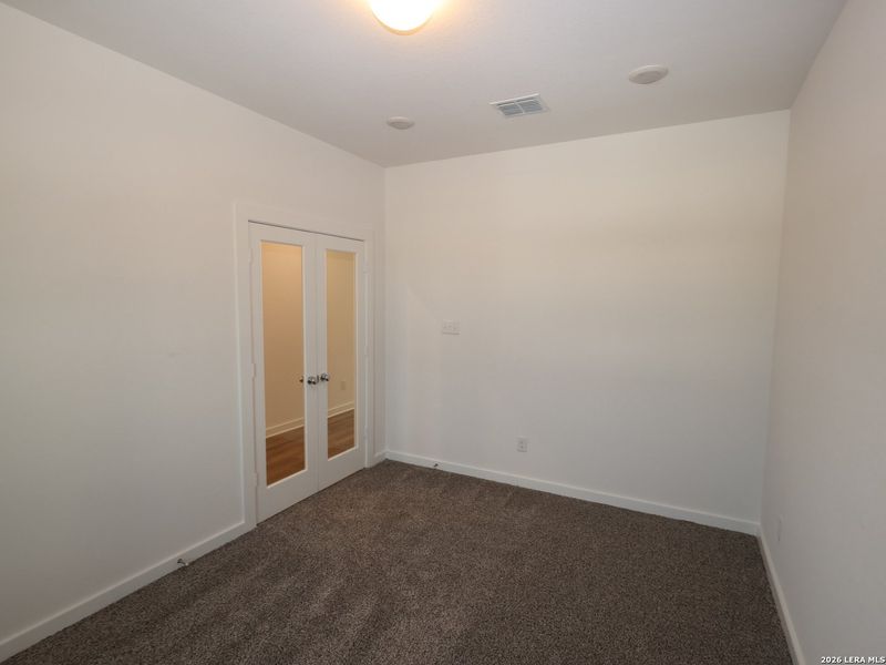 Spacious, unfurnished interior of a new home in Mesquite Ridge, San Antonio (Image 19).