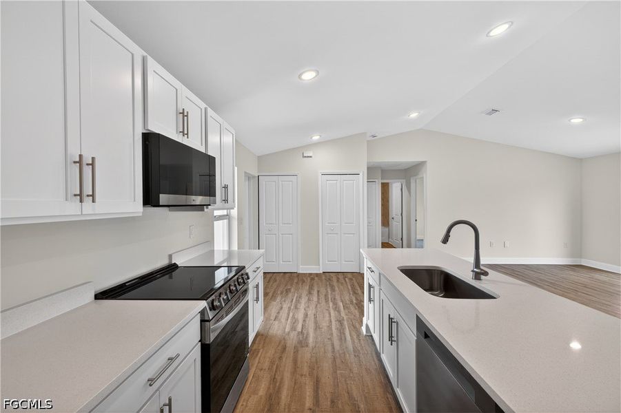 Furnished interior view inside a new home in Cape Coral, Cape Coral (Image 6).