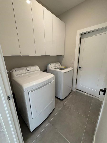 Furnished interior view inside a new home in , Lehigh Acres (Image 4).