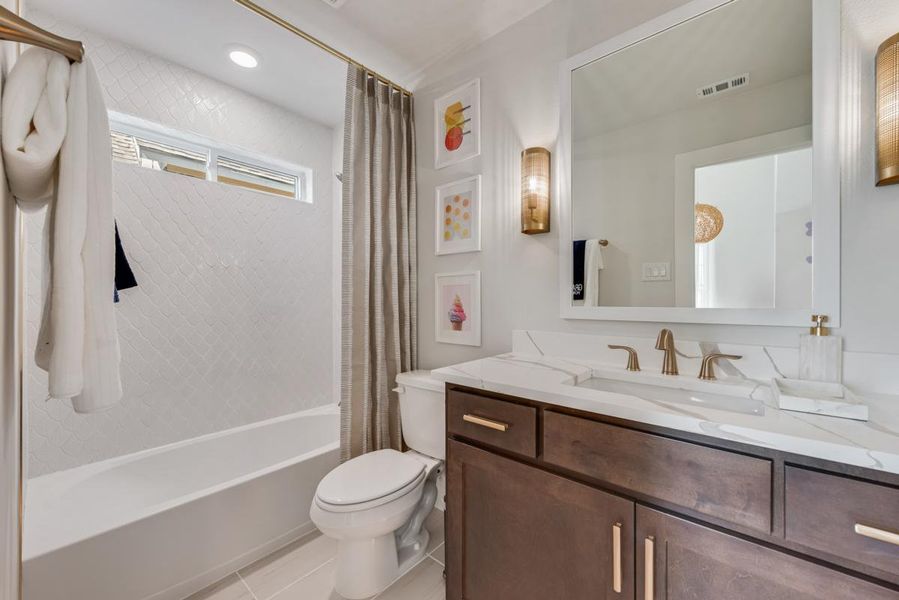 Representative furnished interior of a home built from the Grand Prestige by Grand Homes in Grand Oaks, Celina (Image 18).