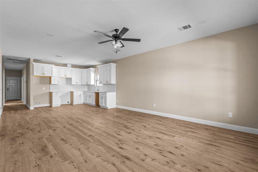 Spacious, unfurnished interior of a new home in , Corsicana (Image 23).