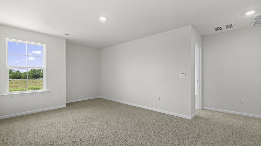 Spacious, unfurnished interior of a new home in The Landing at Summerhaven, Mebane (Image 20).