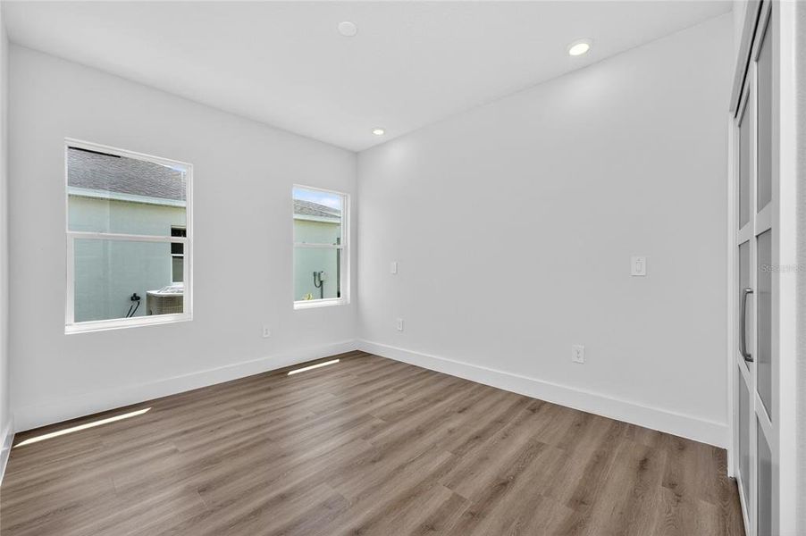 Spacious, unfurnished interior of a new home in , Rotonda West (Image 40).